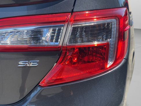 Used 2013 Toyota Camry SE FWD image 28