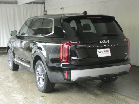 Certified 2023 Kia Telluride LX image 23