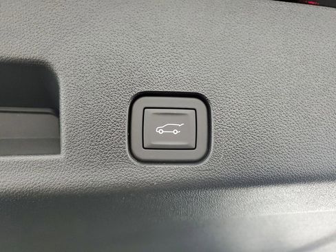 New 2026 Chevrolet Traverse Z71 w/ Enhanced Driving Package AWD/4WD image 37