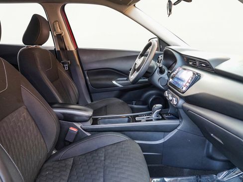 Used 2023 Nissan Kicks SV image 21