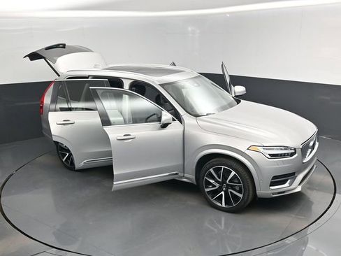 Used 2023 Volvo XC90 B6 Plus w/ Protection Package image 19