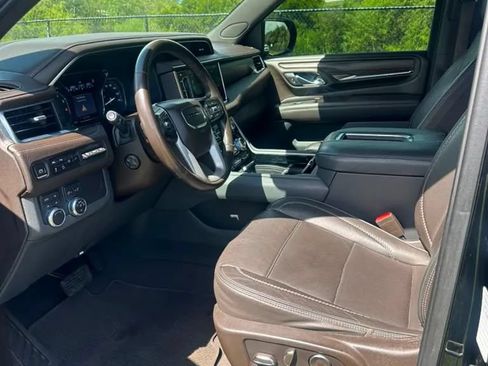 Used 2021 GMC Yukon Denali w/ Denali Premium Package AWD/4WD image 10
