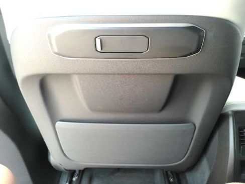 Used 2025 BMW X5 sDrive40i w/ M Sport Package RWD image 35