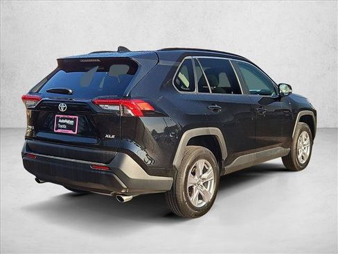 Used 2025 Toyota RAV4 XLE FWD image 5