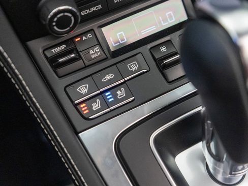 Used 2025 Porsche 718 Boxster image 29