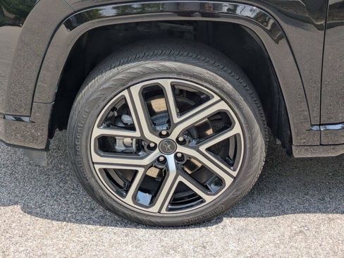 Certified 2025 Jeep Compass Limited w/ Elite Group AWD/4WD image 16