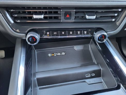 Used 2025 Chevrolet Tahoe Z71 image 15