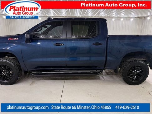 Used 2019 Chevrolet Silverado 1500 LT Trail Boss w/ Convenience Package AWD/4WD image 2