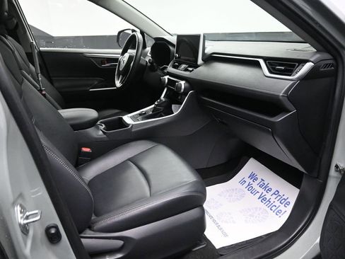 Used 2023 Toyota RAV4 XLE Premium image 20