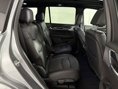 Used 2025 Cadillac XT6 Premium Luxury image 43