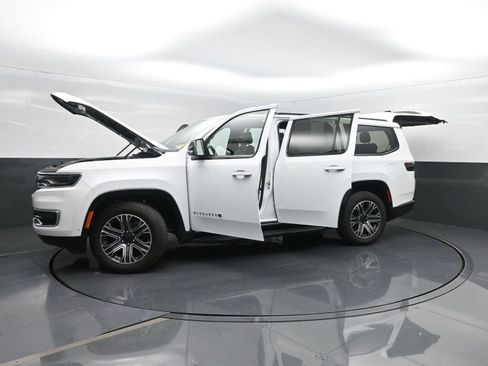 Used 2024 Jeep Wagoneer Series II image 51