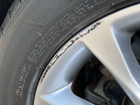 Used 2017 Ford Fusion SE FWD image 34