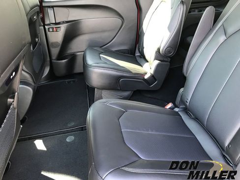 New 2026 Chrysler Pacifica Select image 29