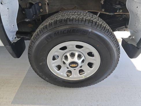 Used 2024 Chevrolet Silverado 3500 W/T image 9