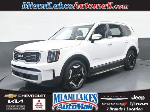 Used 2024 Kia Telluride S w/ S Sunroof Package FWD image 1