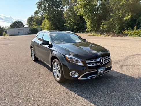 Used 2020 Mercedes-Benz GLA 250 4MATIC image 11