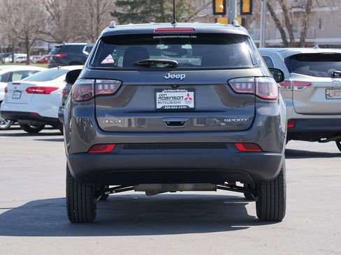 Used 2018 Jeep Compass Sport AWD/4WD image 4