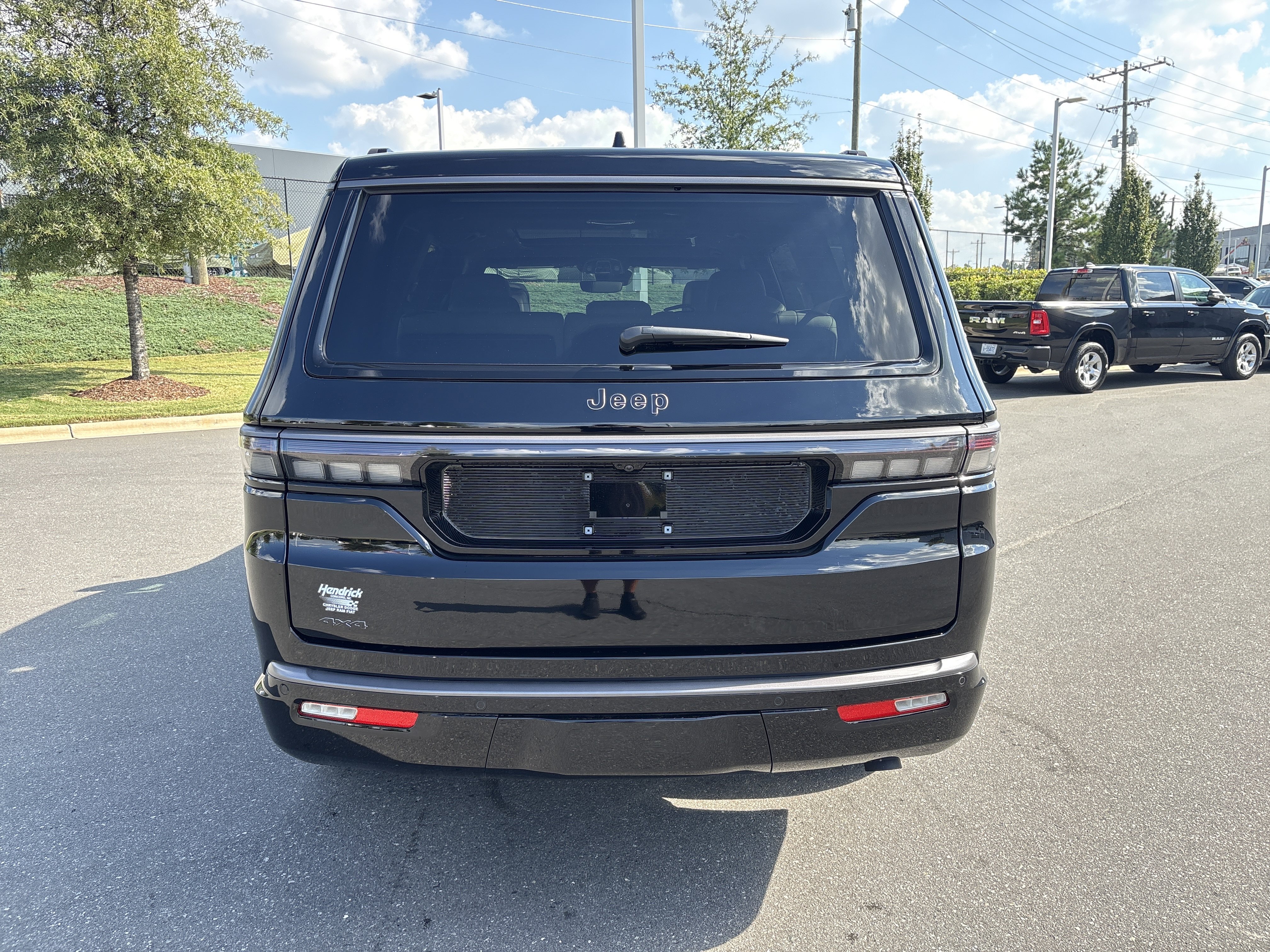 Used 2026 Jeep Grand Wagoneer Limited AWD/4WD image 8