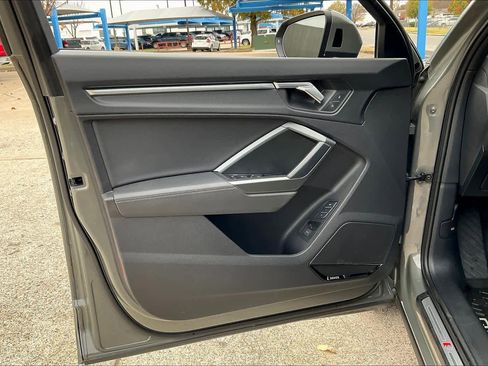 Used 2022 Audi Q3 2.0T Premium Plus w/ Premium Plus Package image 21