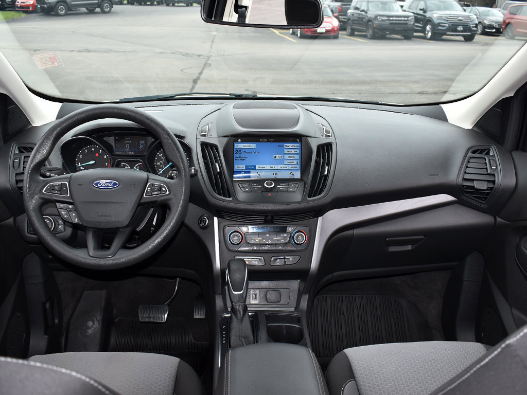 Used 2019 Ford Escape SE FWD image 4