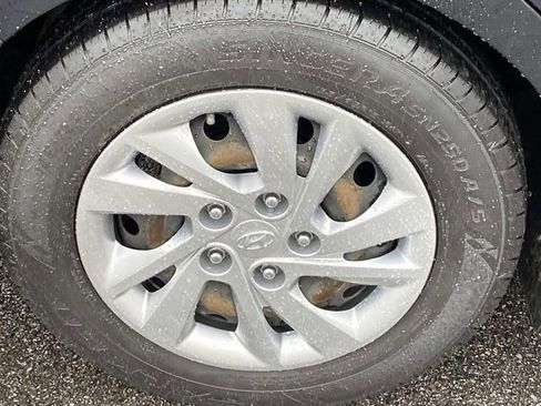 Used 2020 Hyundai Elantra SE w/ Cargo Package (C1) image 28