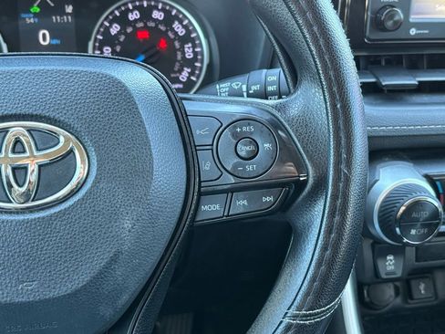 Used 2021 Toyota RAV4 XLE w/ Convenience Package image 20