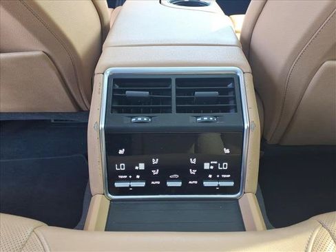 Used 2022 Porsche Panamera 4 Platinum Edition AWD/4WD image 31