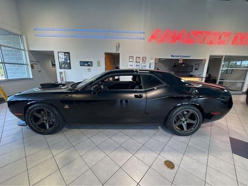 Used 2016 Dodge Challenger R/T Scat Pack w/ Leather Interior Group RWD image 10