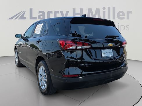 Used 2022 Chevrolet Equinox LS w/ LS Convenience Package AWD/4WD image 3