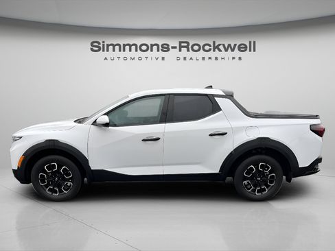 Used 2024 Hyundai Santa Cruz SE AWD/4WD image 2