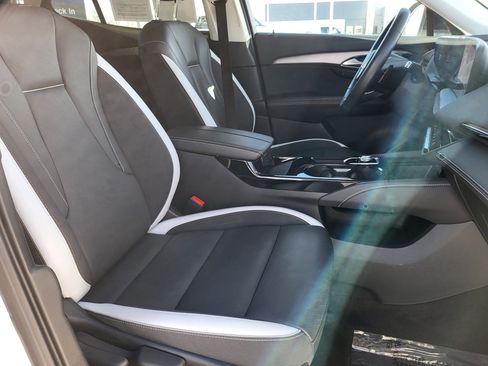 Certified 2025 Buick Envision Sport Touring image 18