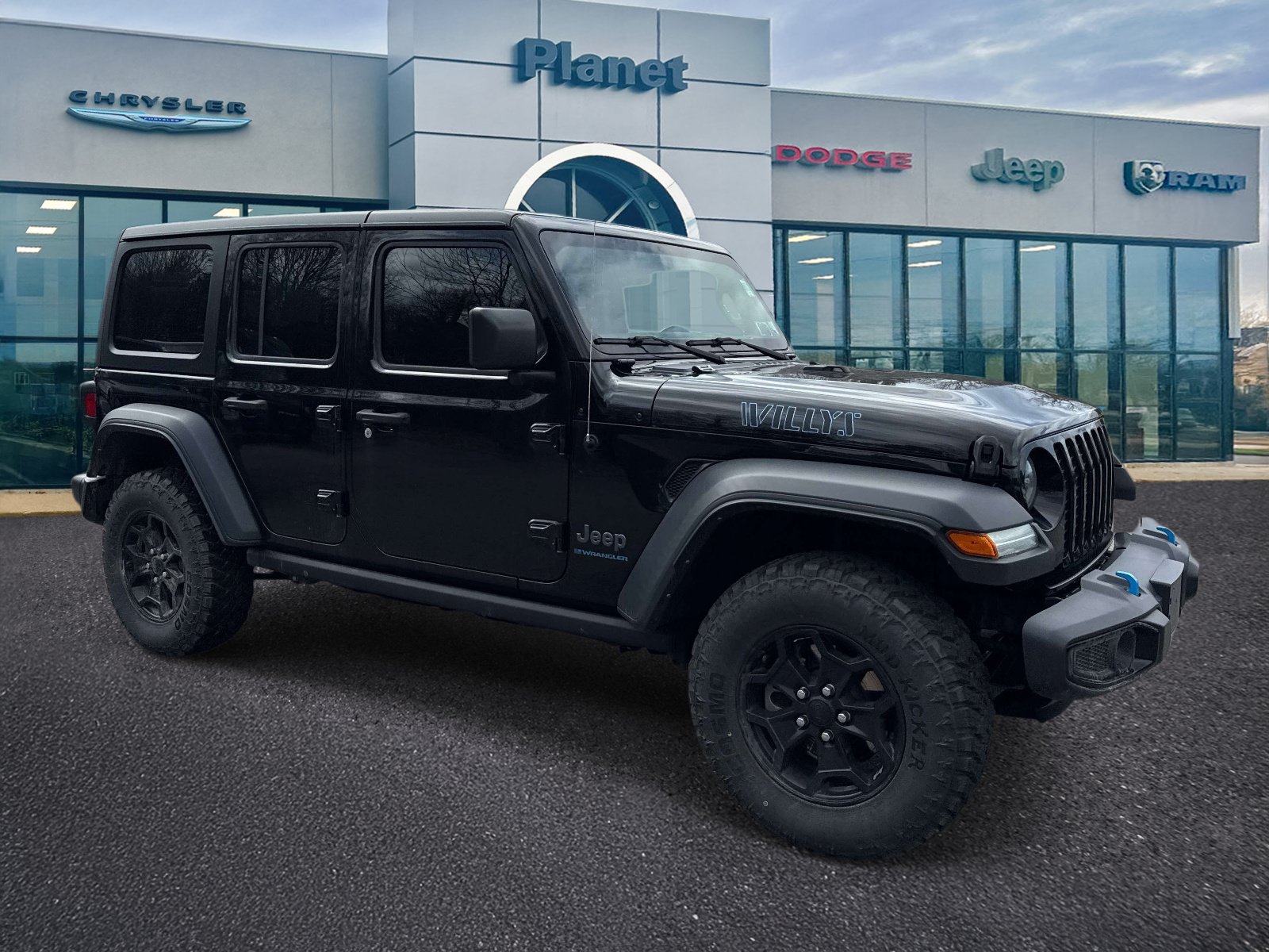 Used 2023 Jeep Wrangler Unlimited w/ Cold Weather Group AWD/4WD image 1