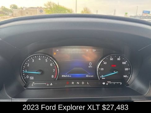 Used 2023 Ford Explorer XLT AWD/4WD image 16