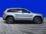Used 2020 Jeep Grand Cherokee Limited w/ Luxury Group II image 2