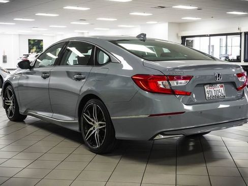 Used 2022 Honda Accord Touring image 8