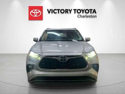 Used 2022 Toyota Highlander Limited AWD/4WD image 8