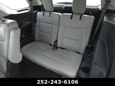 Used 2025 Ford Explorer Active w/ Active Comfort Package RWD image 36