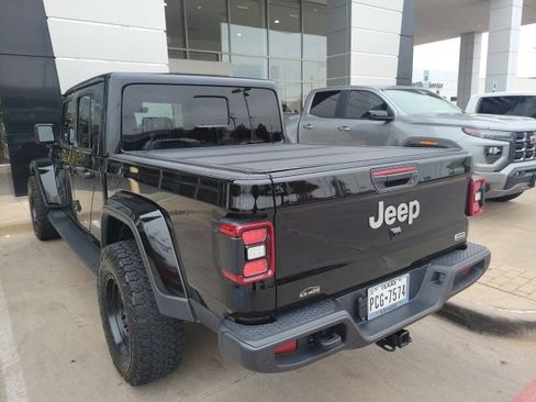Used 2021 Jeep Gladiator Overland image 4