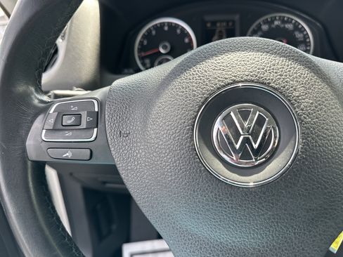 Used 2015 Volkswagen Tiguan SE FWD image 25