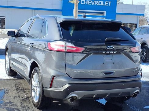 Used 2022 Ford Edge Titanium image 2