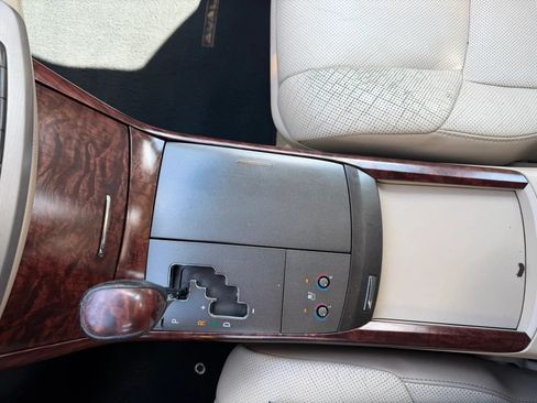 Used 2011 Toyota Avalon Limited FWD image 24
