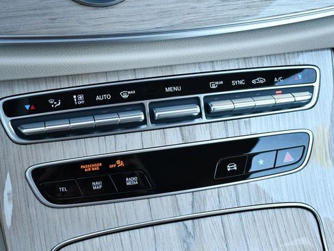 Used 2023 Mercedes-Benz E 450 4MATIC Cabriolet image 73