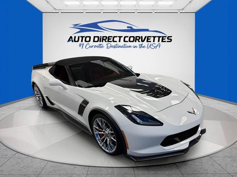 Used 2015 Chevrolet Corvette Z06 w/ 3LZ Preferred Equipment Group RWD image 27