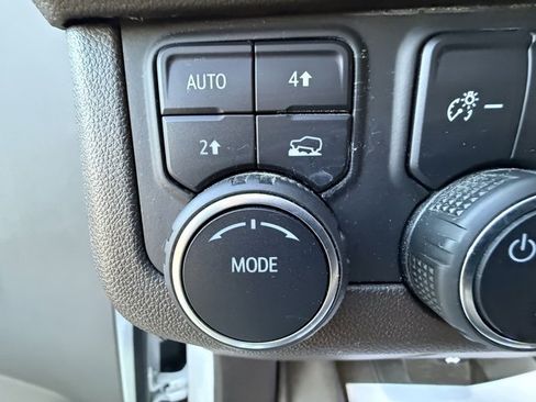 Used 2021 Chevrolet Tahoe LT image 24