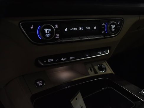 Used 2023 Audi Q5 2.0T Premium w/ Convenience Package image 21