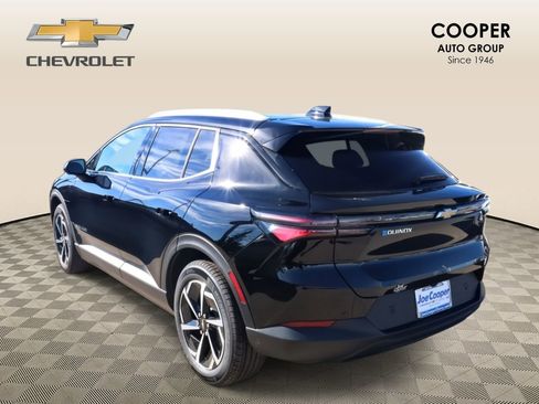 New 2026 Chevrolet Equinox EV LT FWD image 17