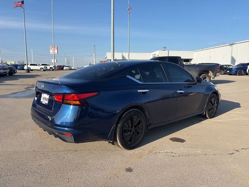 Used 2024 Nissan Altima 2.5 S image 3