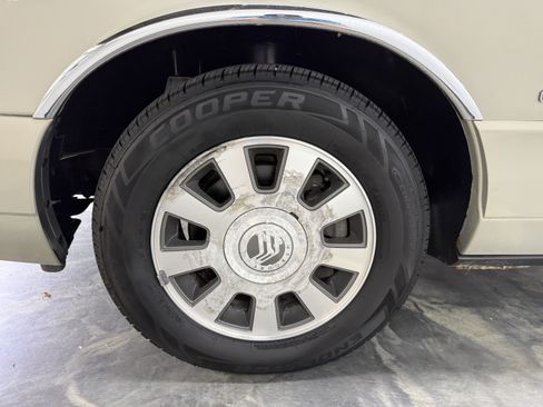Used 2004 Mercury Grand Marquis LS RWD image 24