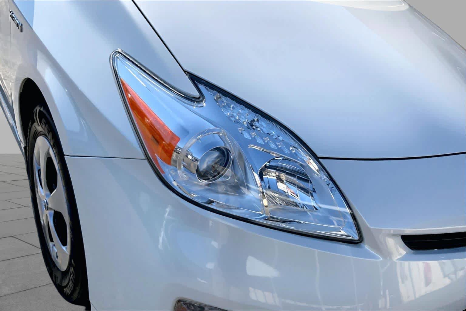 Used 2014 Toyota Prius Four w/ Solar Roof Package FWD image 27