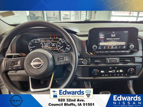 Used 2024 Nissan Pathfinder S AWD/4WD image 22